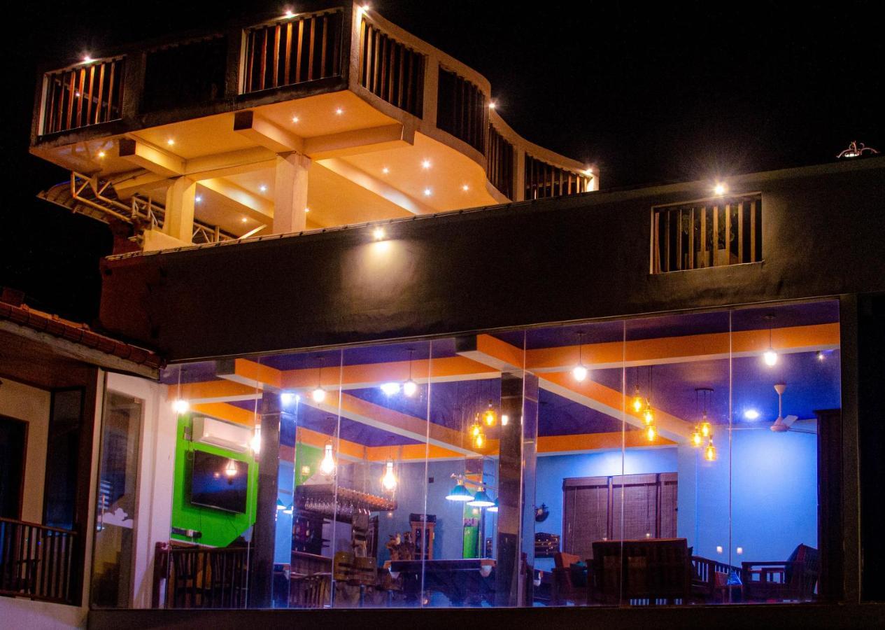 Calypso Sunset Hotel Iranawila Exterior foto