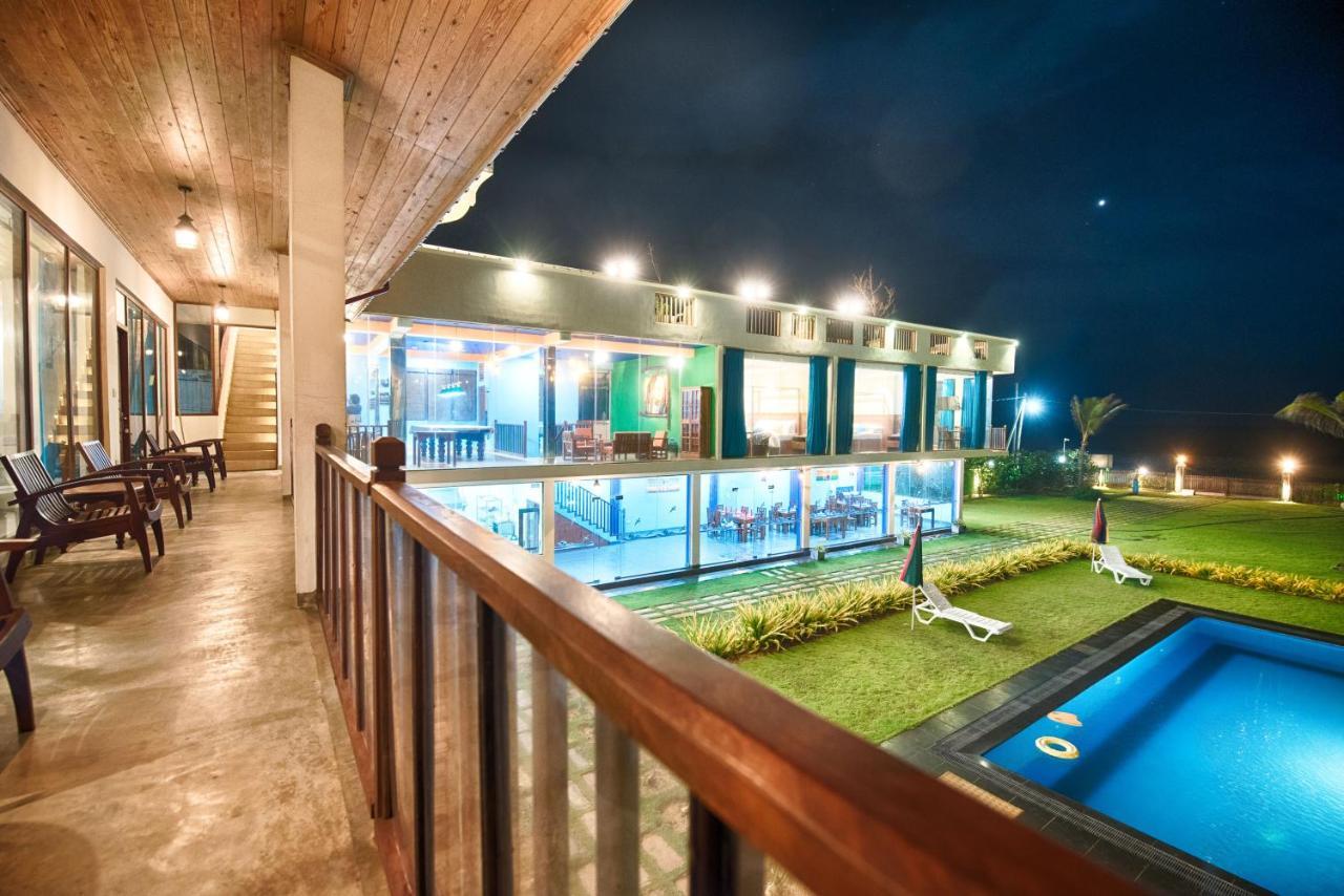 Calypso Sunset Hotel Iranawila Exterior foto